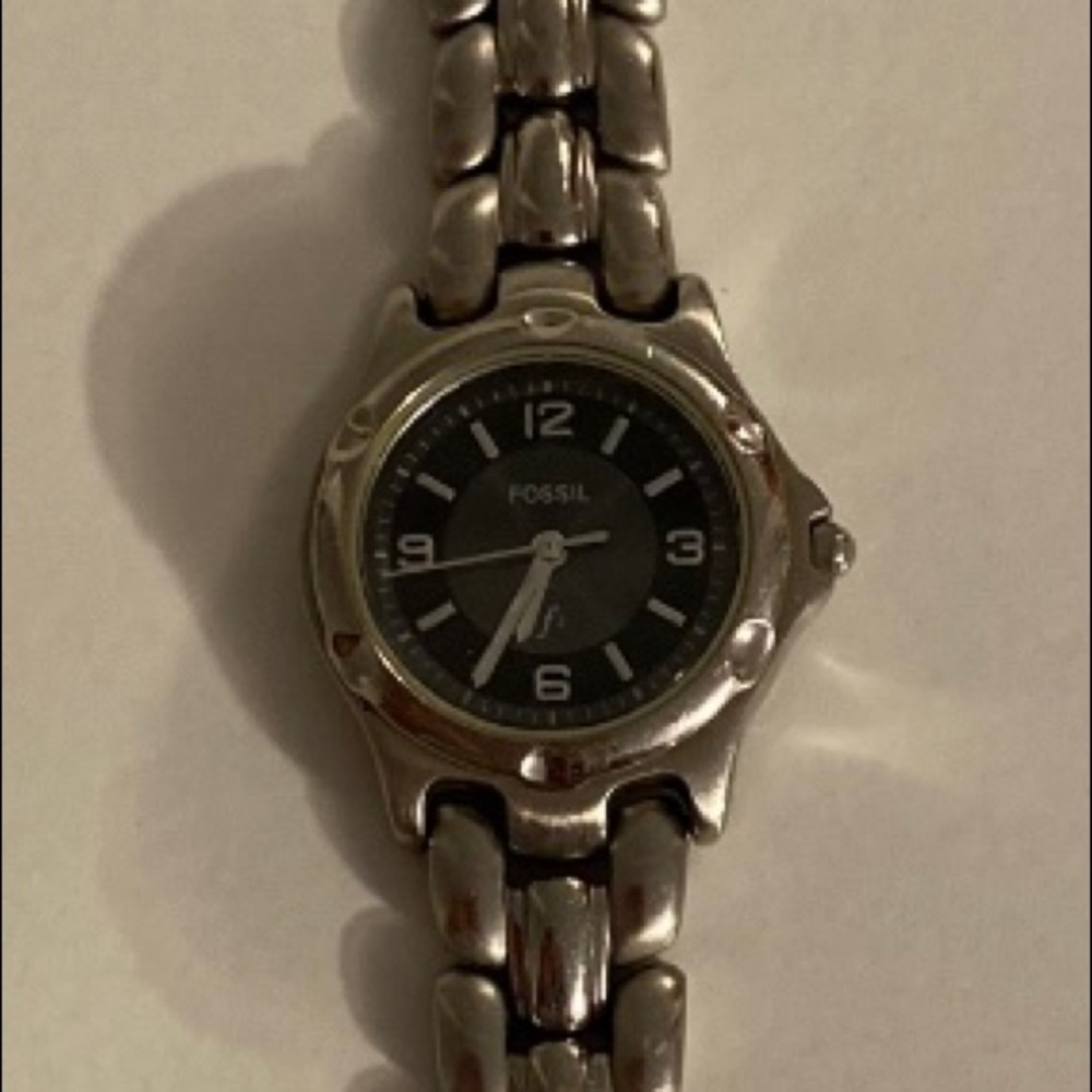 Fossil Watch needs battery